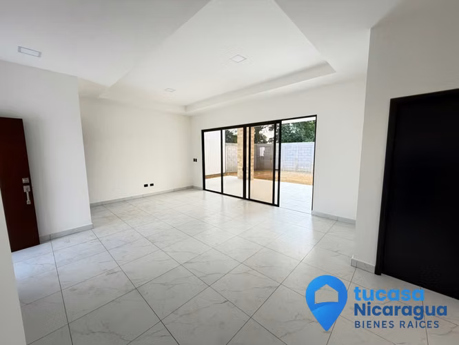 Rento casa en las colinas nueva para estrenar