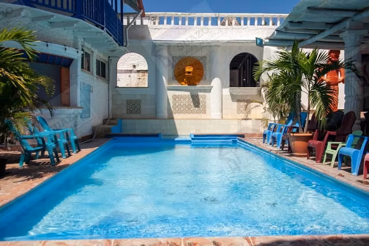 SE VENDE HOTEL RESTAURANTE EN LA PLAYA