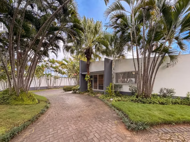 vp- Casa con Piscina en Altos de Santo Domingo - Imagen 2