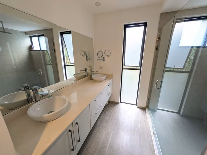 Renta en altos de villa fontana sur