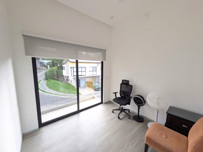 Renta en altos de villa fontana sur