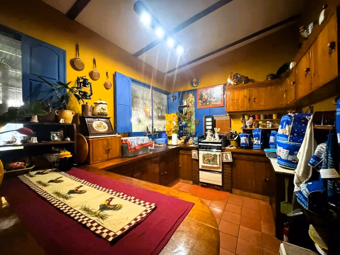 Venta de Casa con Piscina y Apartamento Independiente con Vistas a la Laguna de Apoyo!