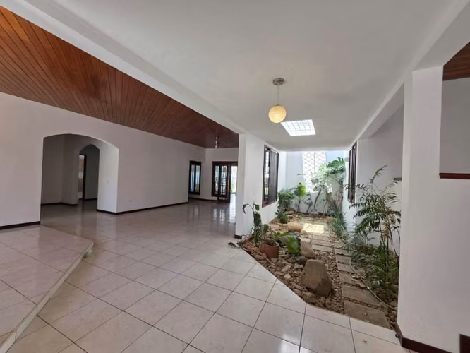 EN RENTA | Hermosa Casa con Piscina en Las Colinas | U$2,500 |   - Imagen 11
