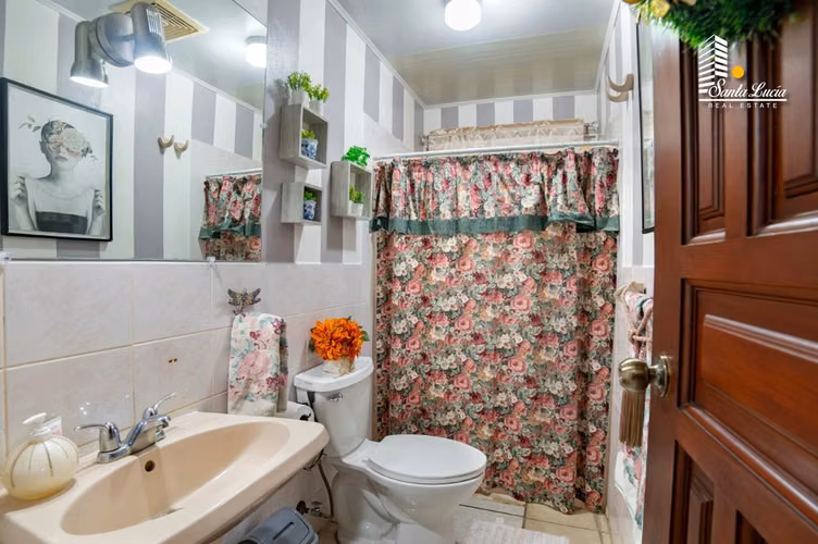  CASA EN VENTA EN VILLA FONTANA CON APARTAMENTO - LL