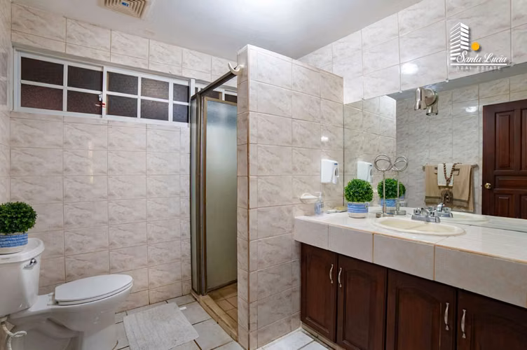  CASA EN VENTA EN VILLA FONTANA CON APARTAMENTO - LL