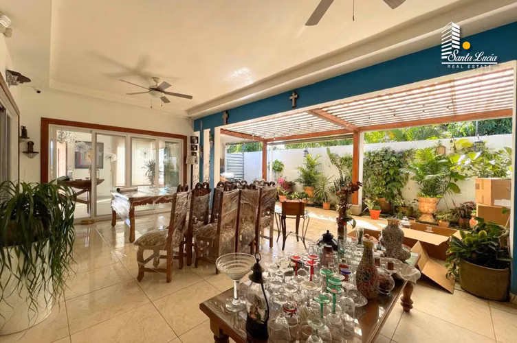  ¡MODERNA Y EXCLUSIVA CASA EN RENTA EN LAS COLINAS! - DC - Imagen 17