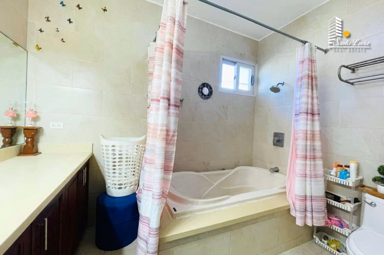  ¡MODERNA Y EXCLUSIVA CASA EN RENTA EN LAS COLINAS! - DC - Imagen 10