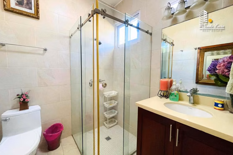  ¡MODERNA Y EXCLUSIVA CASA EN RENTA EN LAS COLINAS! - DC - Imagen 11