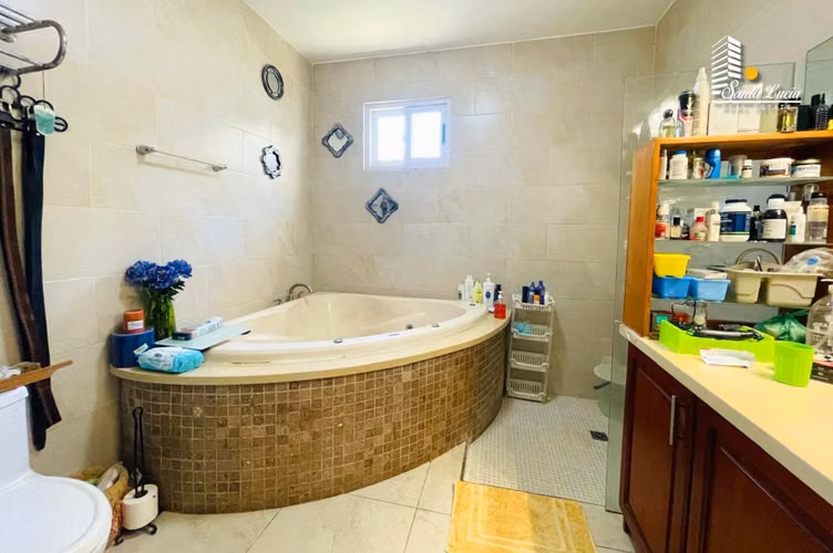  ¡MODERNA Y EXCLUSIVA CASA EN RENTA EN LAS COLINAS! - DC - Imagen 9