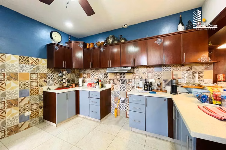  ¡MODERNA Y EXCLUSIVA CASA EN RENTA EN LAS COLINAS! - DC - Imagen 14