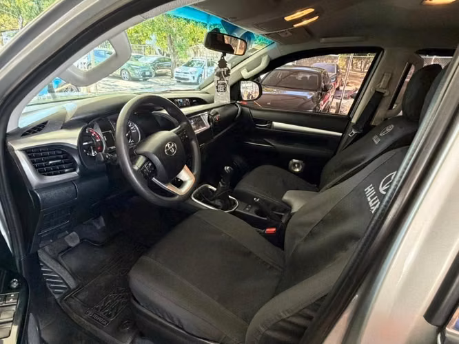 Toyota Hilux año 2021 - Imagen 6