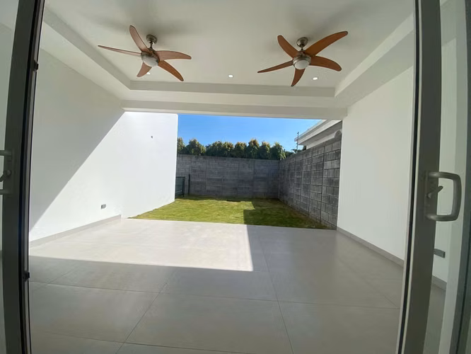 FH-Se Vende casa en los Obeliscos de Santo Domingo!