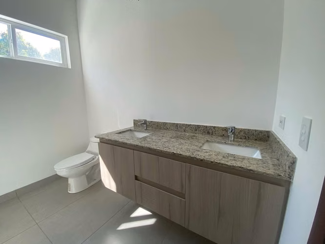 FH-Se Vende casa en los Obeliscos de Santo Domingo!