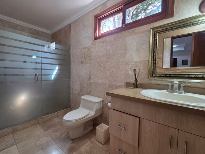 FH_Casa en Venta en Las Colinas de Santa Cruz