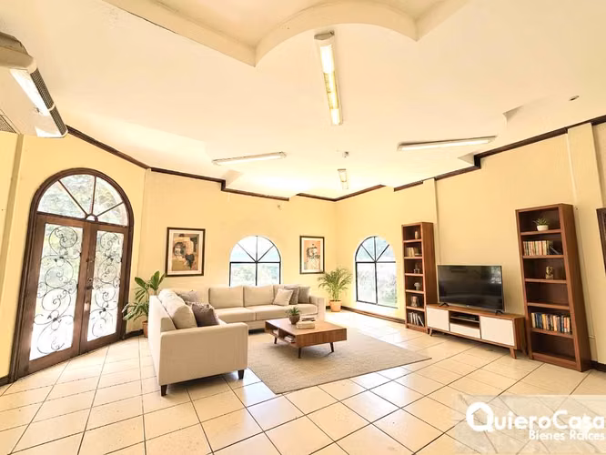 Preciosa casa en renta en Villa Fontana