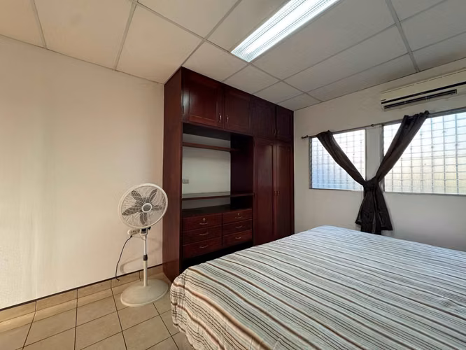 Casa en Venta con Apartamento Independiente en Villa Fontana