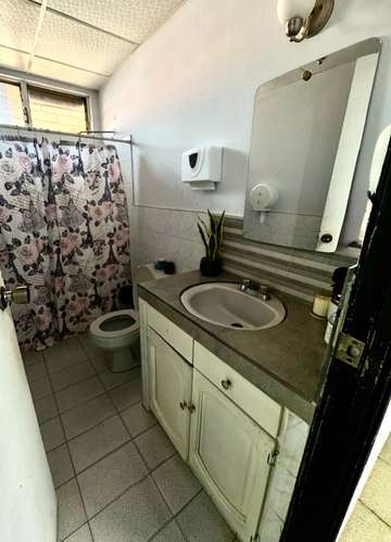 Casa amplia y bmuy bien ubicada en Altamira - Imagen 4