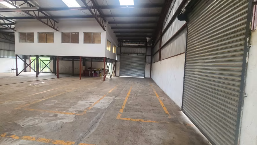 Nueva, amplia  y moderna bodega en Ciudad Sandino