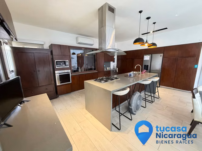 Rento casa Amueblada con piscina propia