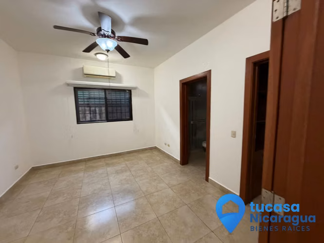 Rento Casa estilo Colonial Moderno en Santo Domingo - Imagen 16