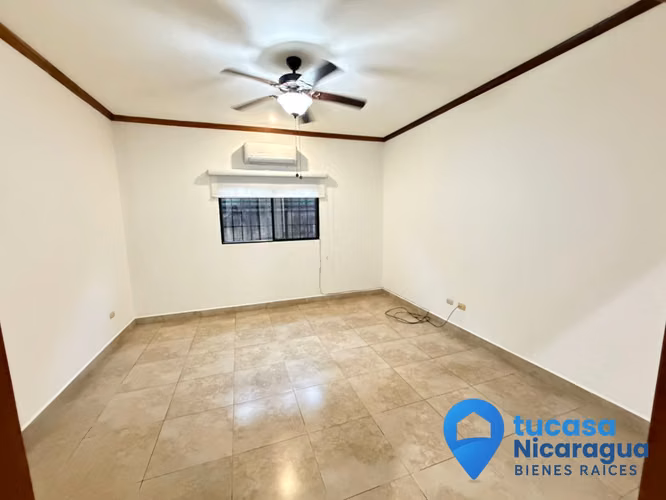 Rento Casa estilo Colonial Moderno en Santo Domingo - Imagen 9
