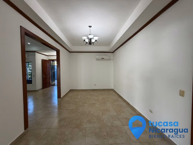 Rento Casa estilo Colonial Moderno en Santo Domingo - Imagen 10