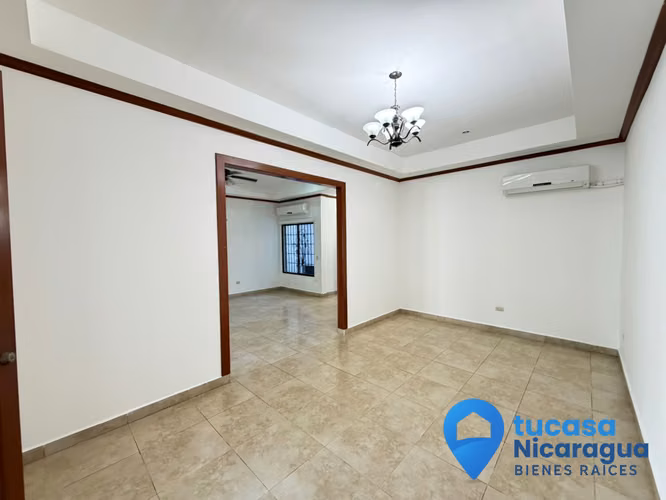 Rento Casa estilo Colonial Moderno en Santo Domingo - Imagen 8