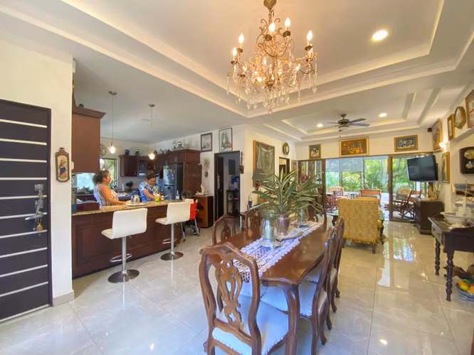 Venta de Moderna Casa en Diriamba | Reparto Regina