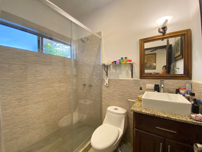Venta de Moderna Casa en Diriamba | Reparto Regina