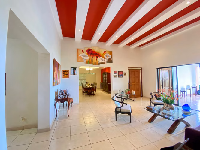 Venta de residencia de lujo en Reparto Montefresco Carretera Sur