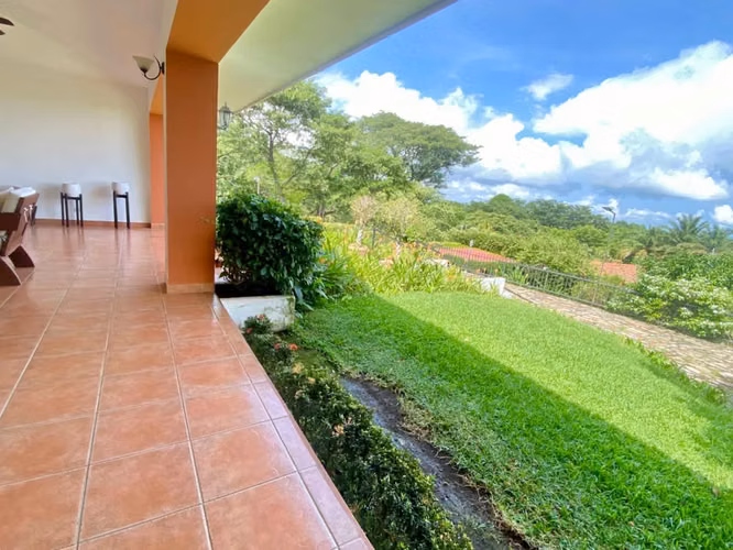 Venta de residencia de lujo en Reparto Montefresco Carretera Sur