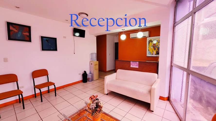 Se alquila oficina de 15 mts en Villa Fontana Norte