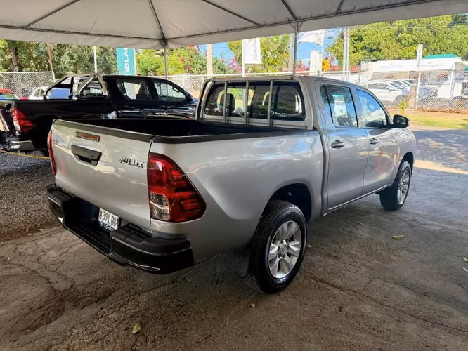 Toyota Hilux año 2024 - Imagen 3