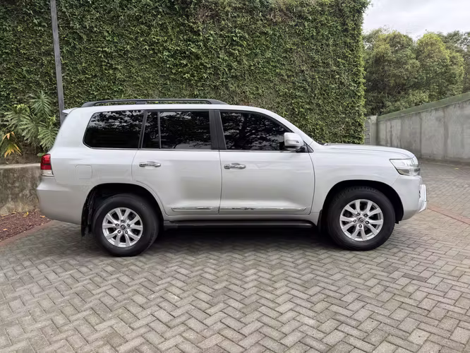 LAND CRUISER CORONELA - 2017
