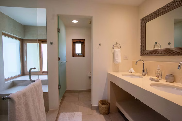 Condo C6: A Sophisticated Retreat in Guacalito de la Isla
