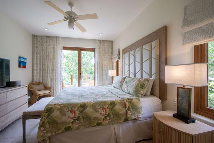 Condo C6: A Sophisticated Retreat in Guacalito de la Isla
