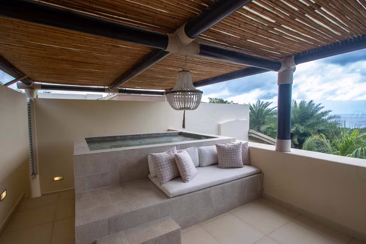 Condo C6: A Sophisticated Retreat in Guacalito de la Isla