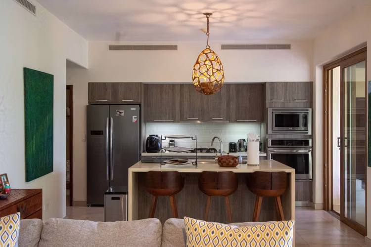 Condo C6: A Sophisticated Retreat in Guacalito de la Isla