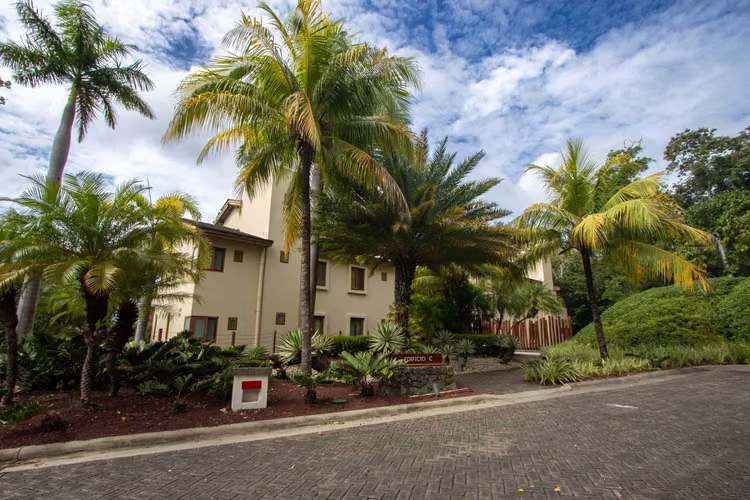 Condo C6: A Sophisticated Retreat in Guacalito de la Isla