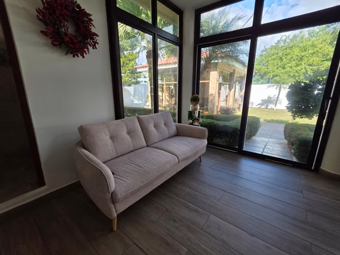 Venta de casa en Colinas de Santa Cruz