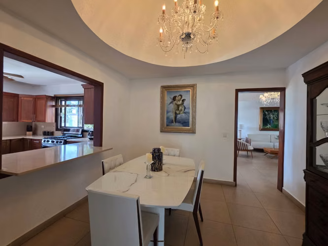Venta de casa en Colinas de Santa Cruz