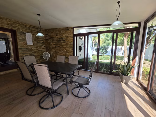 Venta de casa en Colinas de Santa Cruz