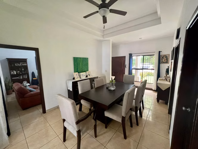 ¡Hermosa Casa Estilo Colonial en Venta – Km 11 Carretera Vieja a León! - Imagen 11
