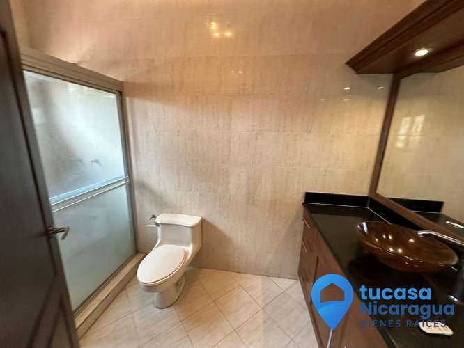 Rento Casa Estilo Colonial Moderno – Contiguo al Colegio Lincoln - Imagen 10