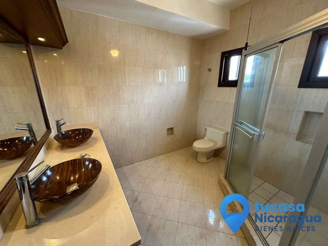 Rento Casa Estilo Colonial Moderno – Contiguo al Colegio Lincoln - Imagen 4