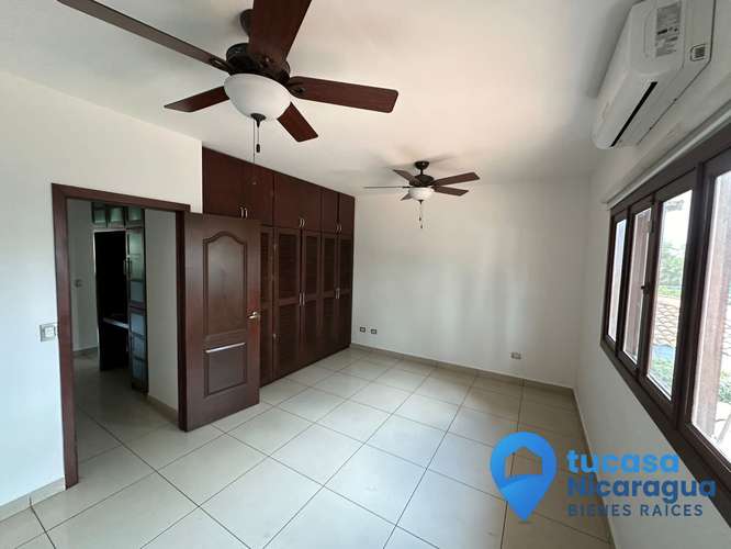 Rento Casa Estilo Colonial Moderno – Contiguo al Colegio Lincoln - Imagen 9