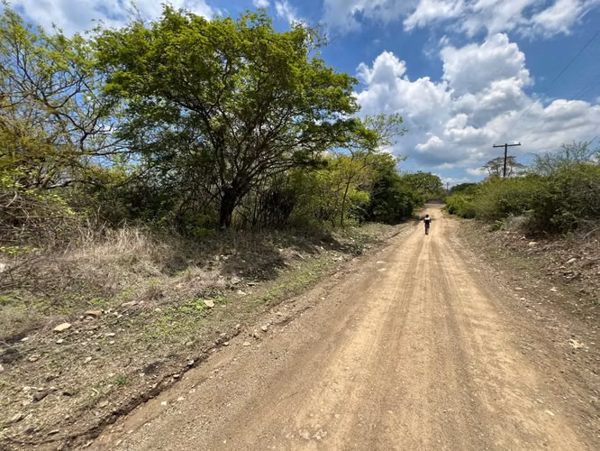 Terreno en Venta de 1,617.93 v²- Playa Hermosa