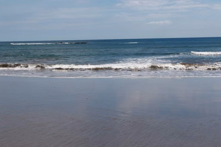 Terreno en Venta de 1,617.93 v²- Playa Hermosa