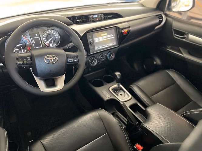 Toyota Hilux SR año 2023 - Imagen 3
