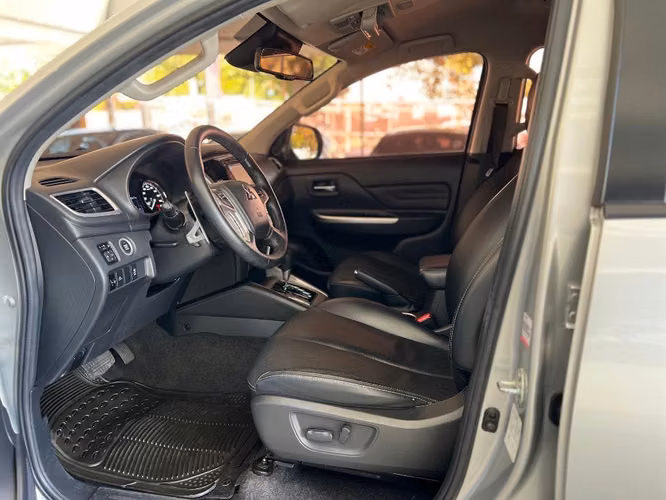 Mitsubishi L200 año 2023 - Imagen 3